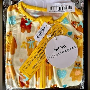NIB Little Sleepies Bear Hugs